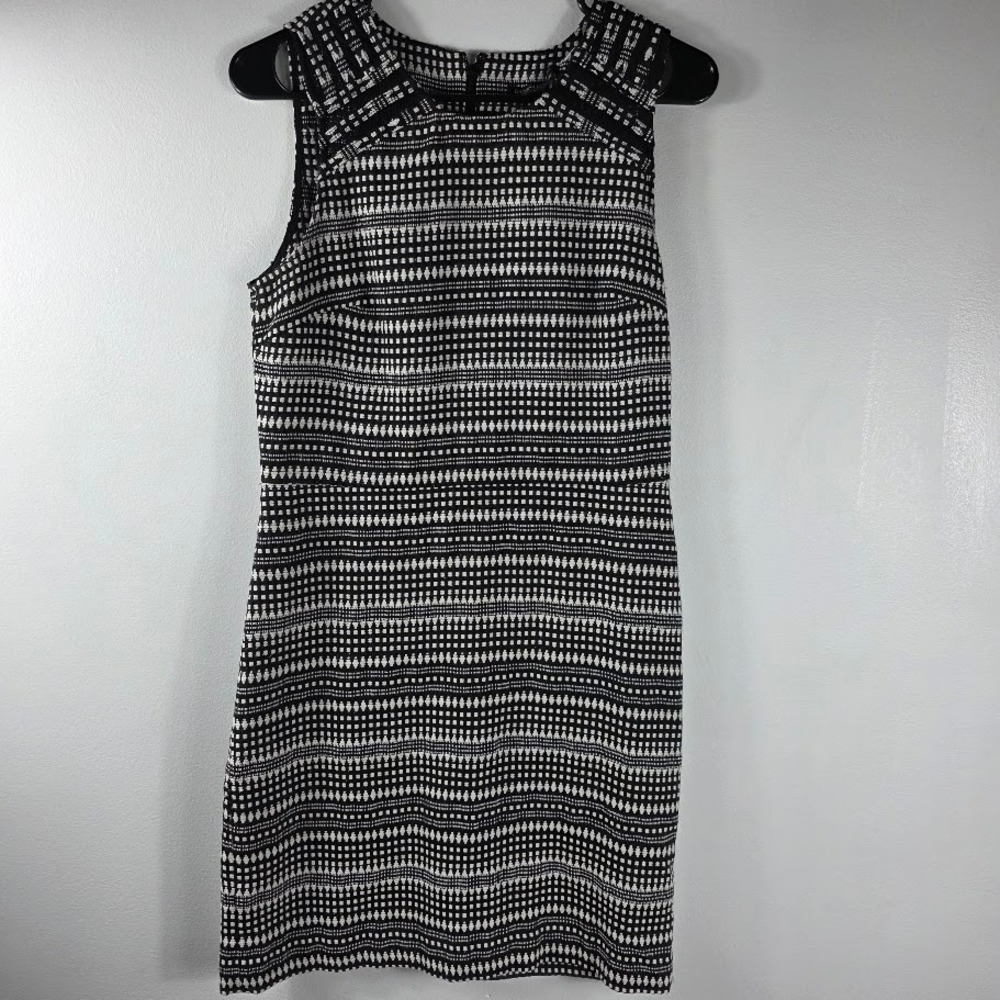 Banana Republic Black White Geometric Print‎ Sleeveless Sheath Dress Size 8